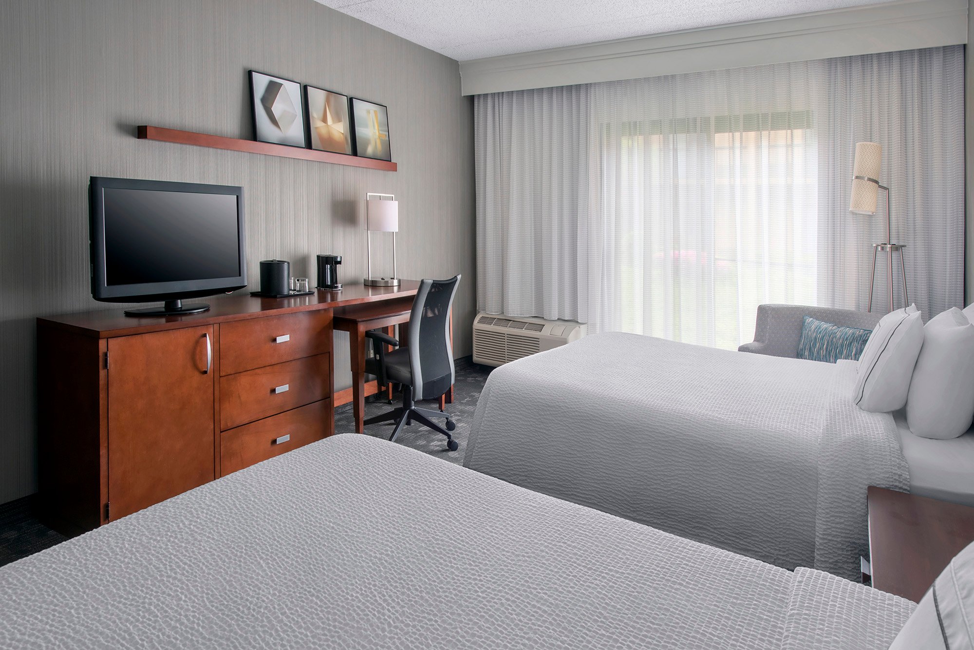 Hotel photo 34 of Courtyard by Marriott Newark Liberty International Airport.