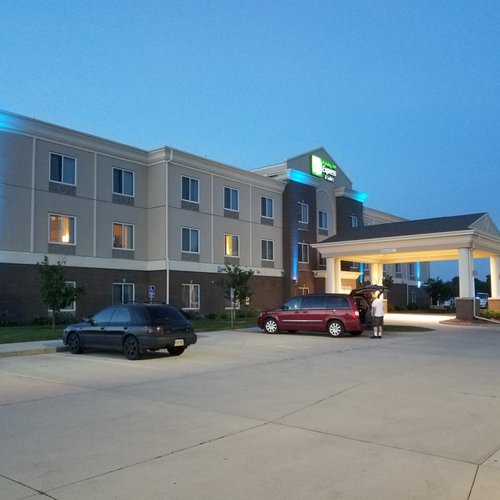Holiday Inn Express & Suites Albert Lea - I-35, an IHG Hotel image
