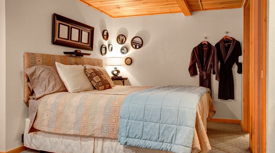 #3 Retreat Suite (apartment style room) at Reflectiosn Inn