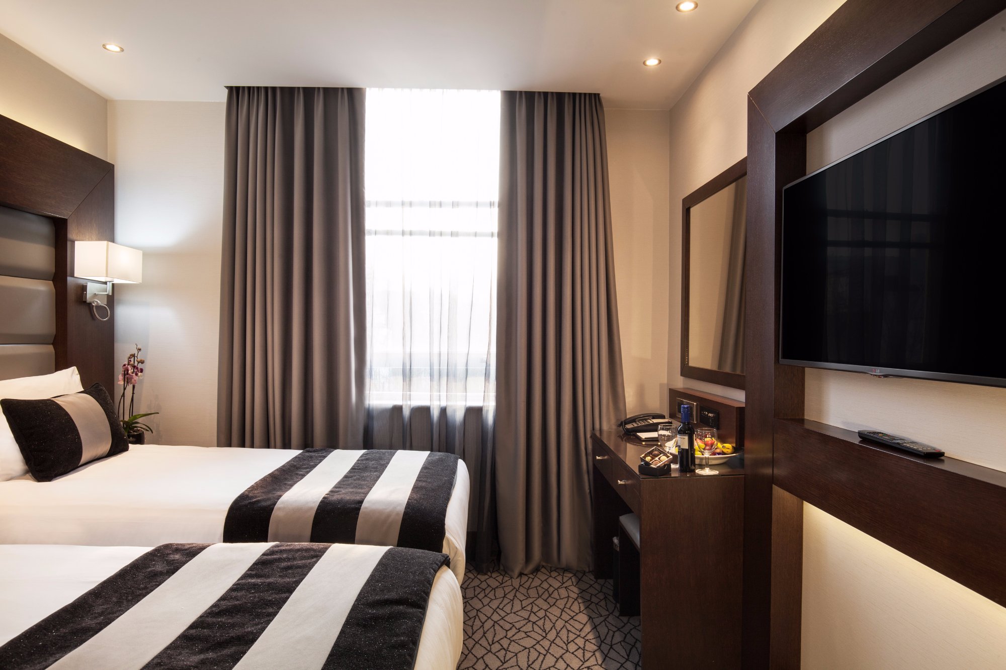 Hotel photo 14 of Park Grand Paddington Court.