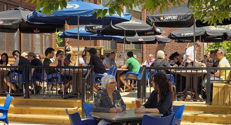 L'une des plus belle terrasse directement au coeur du Centre-Ville