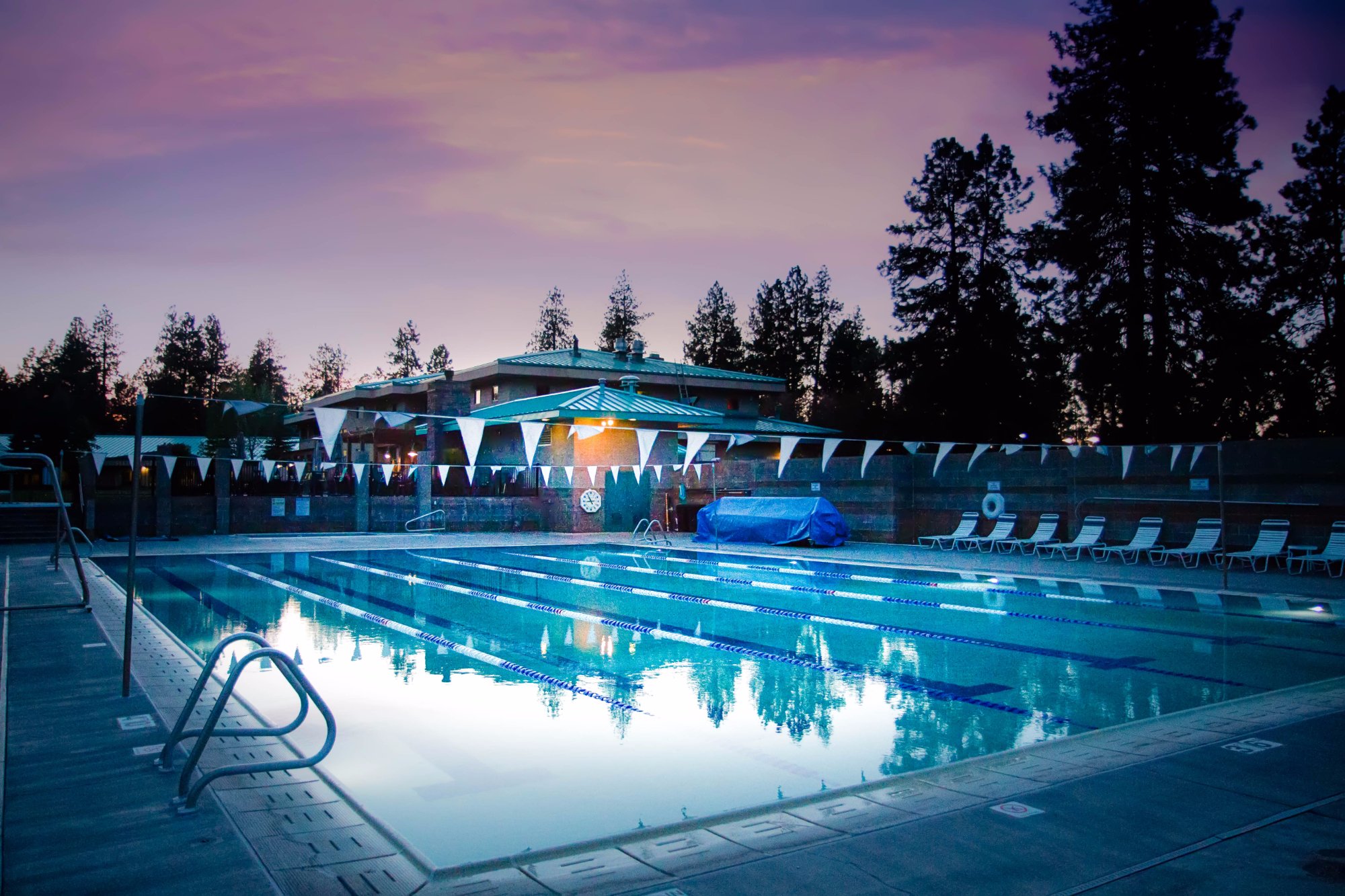 Mount Bachelor Village Resort Pool Pictures Reviews Tripadvisor   Outdoor Pool At The Athletic 