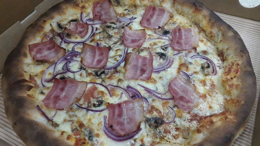 pizza with stuffed edges!!!!!!