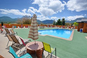 Murphy's Resort at Estes Park in Estes Park, image may contain: Resort, Hotel, Pool, Chair