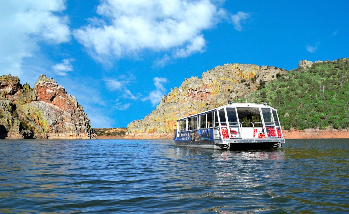Barco del Tajo y Comida Cochinillo
