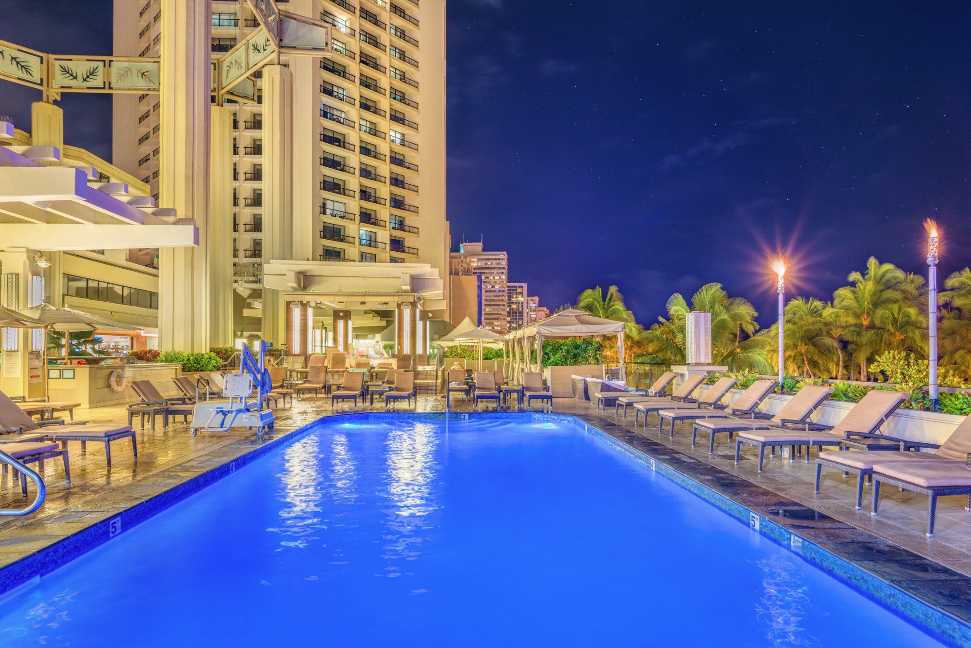 Hyatt Regency Waikiki Beach Resort And Spa Pool Pictures Reviews   Pool At Night 