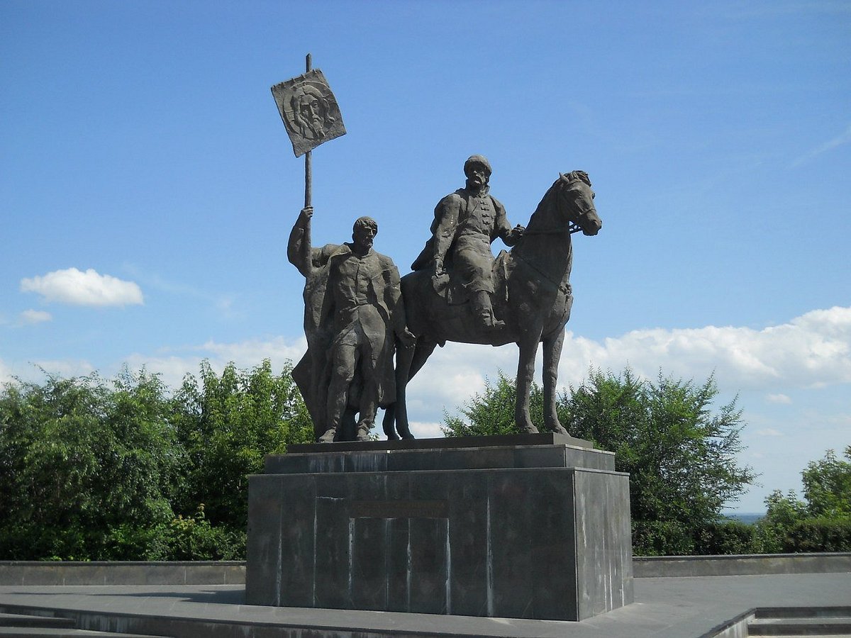 Памятник Богдану Хитрово, Ульяновск: лучшие советы перед посещением -  Tripadvisor