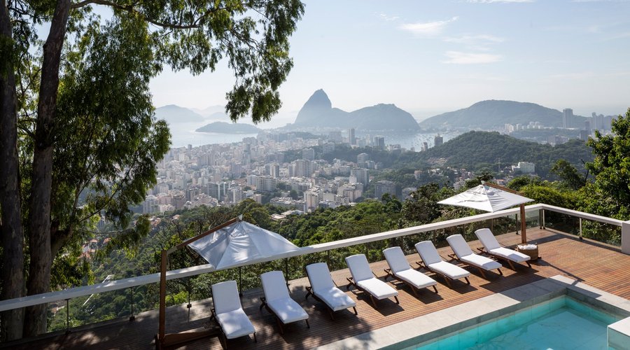 Priceless views of Rio de Janeiro’s infamous Sugarloaf Mountain and glistening Guanabara Bay