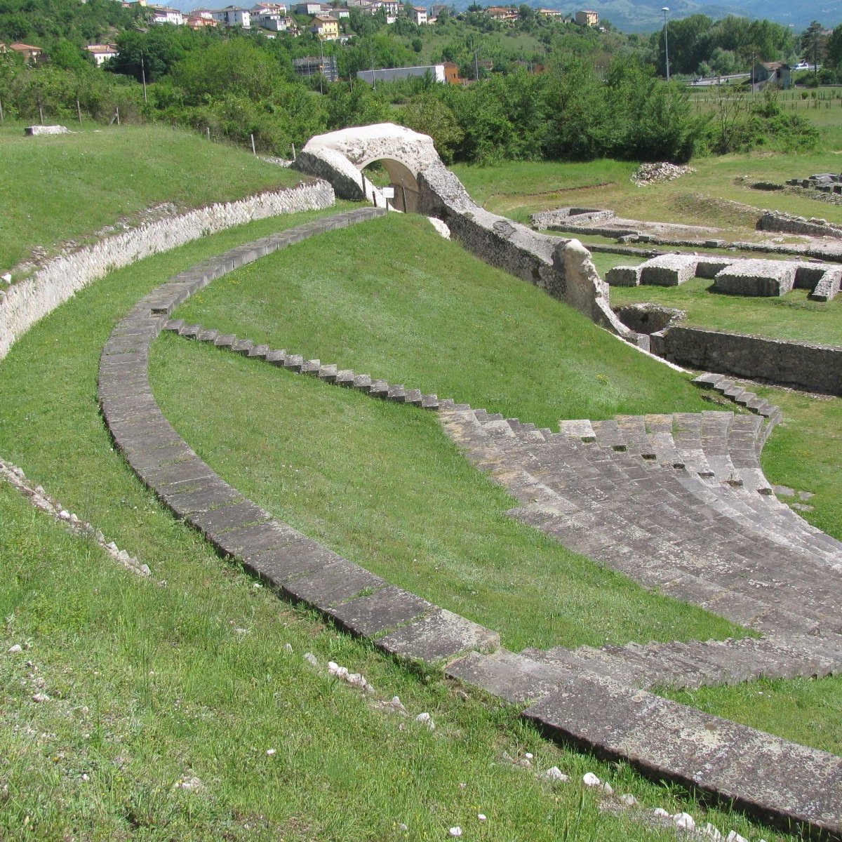 Anfiteatro Romano di Amiternum L'Aquila Bewertungen und Fotos