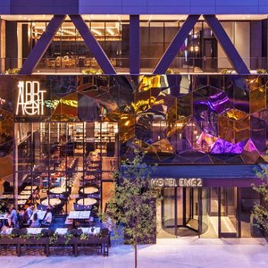 Hotel EMC2, Autograph Collection in Chicago