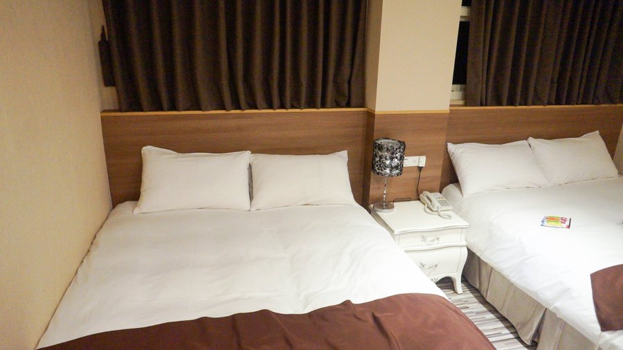 The double Queen Bed at Family Room
