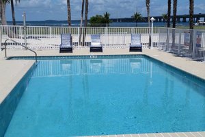 Pool & Beach