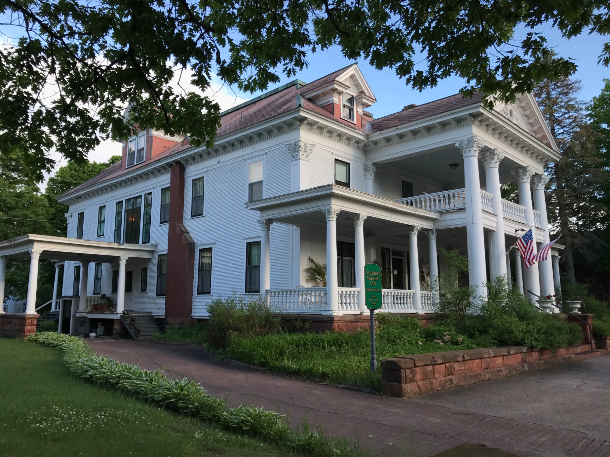 LAURIUM MANOR INN - Updated 2024 B&B Reviews (MI)