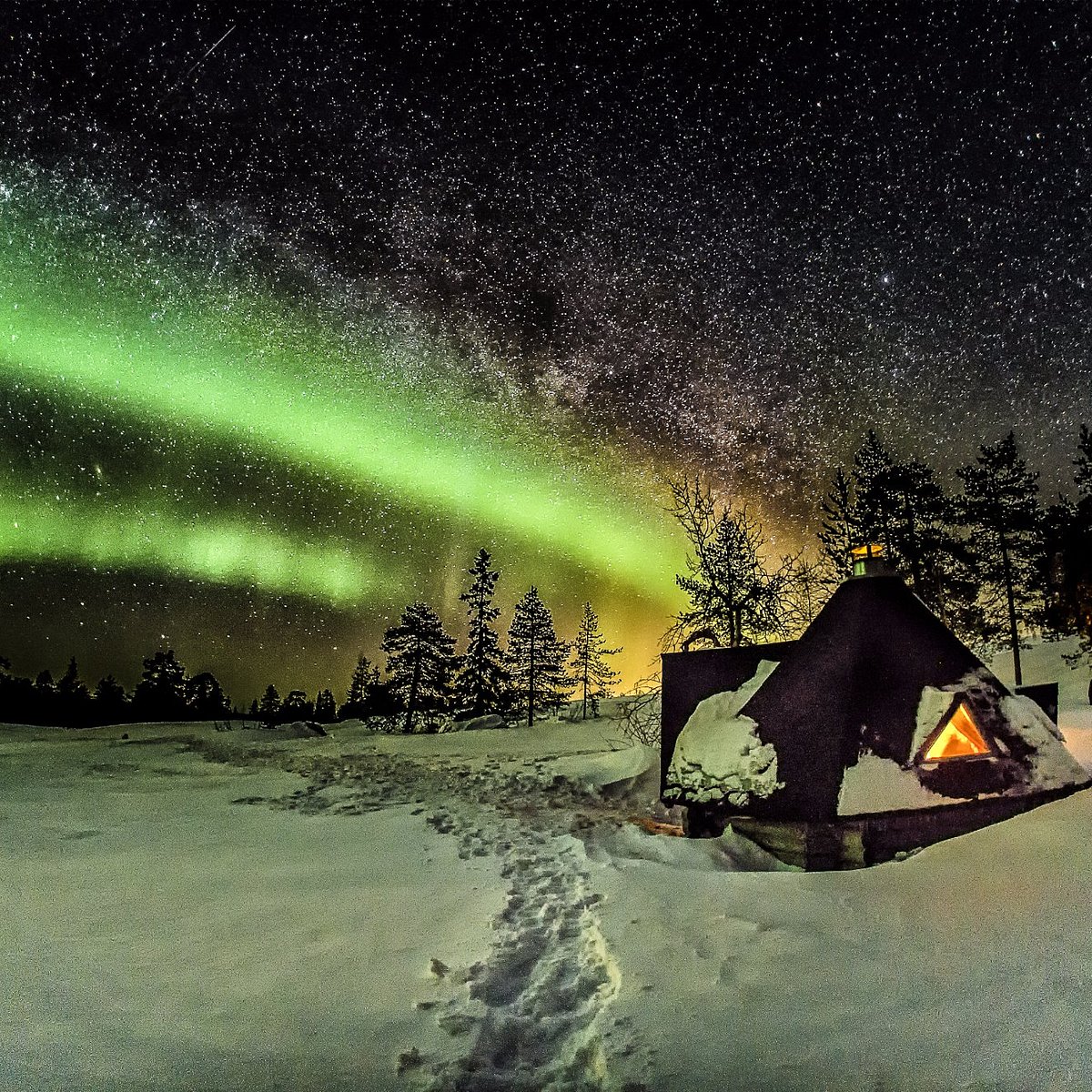 Lapland. Лапландский заповедник Северное сияние. Рованиеми Северное сияние. Лапландия Финляндия Северное сияние. Ивало Северное сияние.