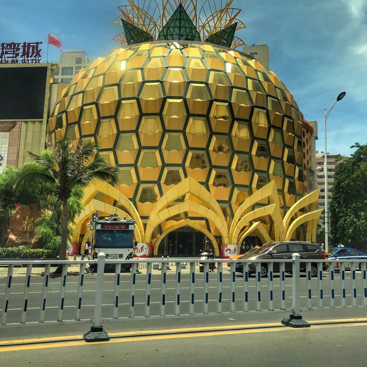 Pineapple Shopping Center, Санья: лучшие советы перед посещением -  Tripadvisor