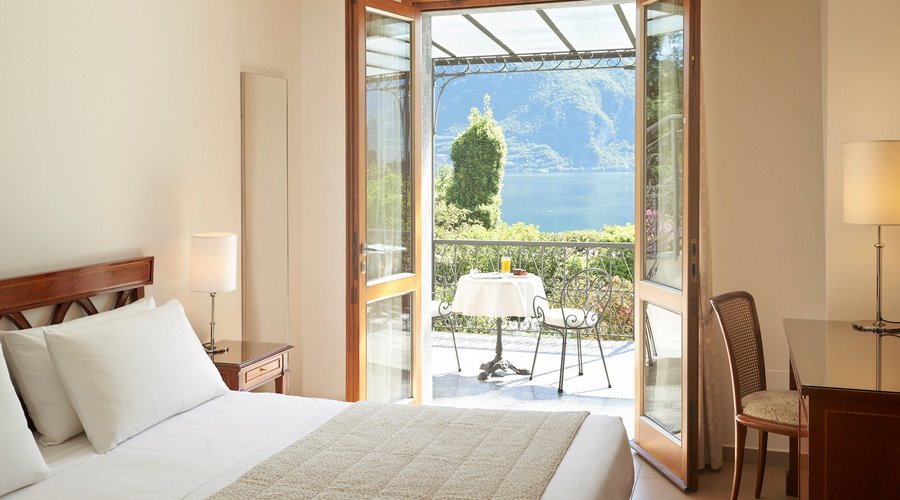 Guest Room with Lake View and Patio