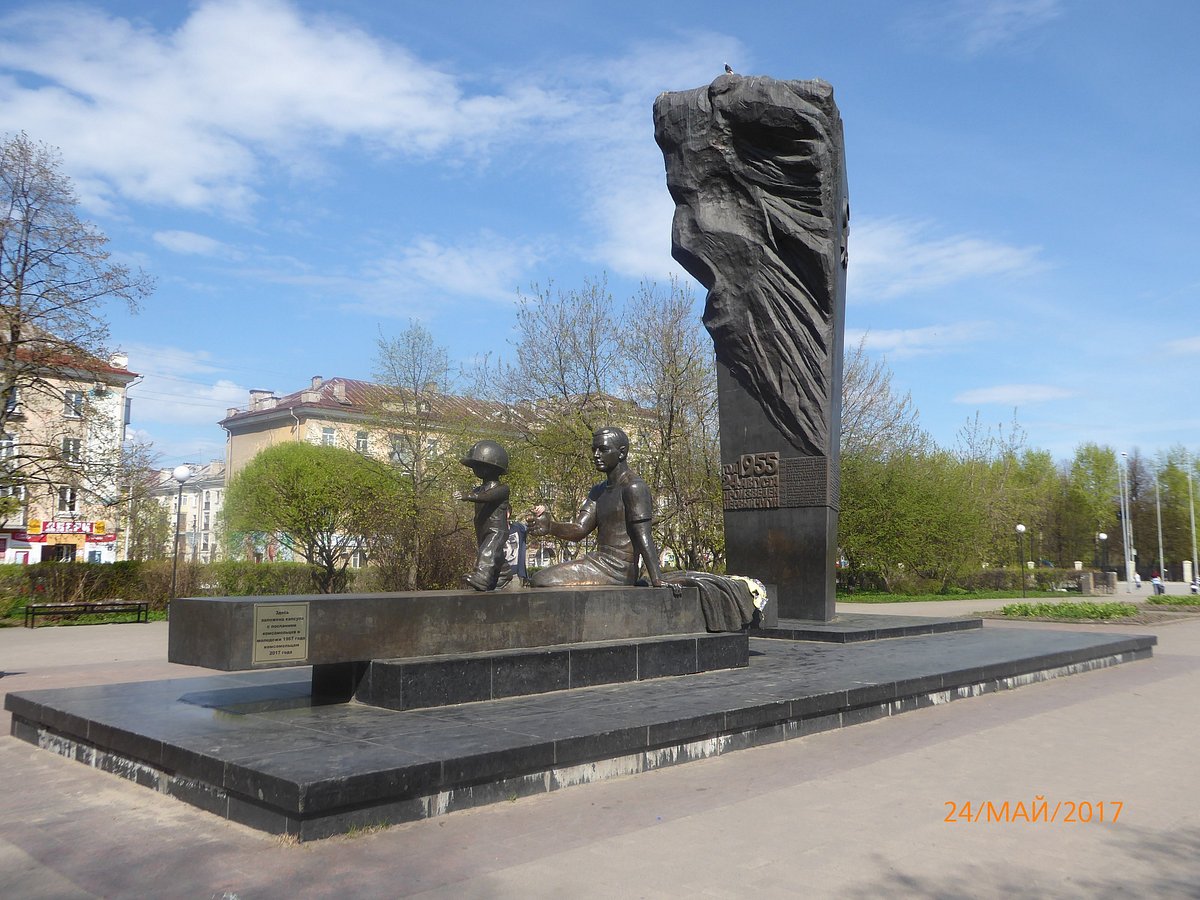 Памятник металлургам Преемственность поколений, Череповец: лучшие советы  перед посещением - Tripadvisor