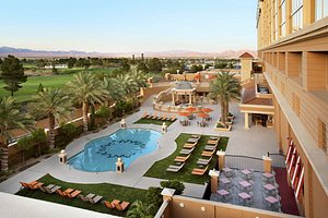 Flamingo Las Vegas Pools: Hours, Amenities and Pricing - Midlife Miles