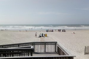 Pool & Beach
