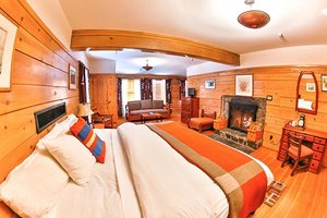Room & Suite