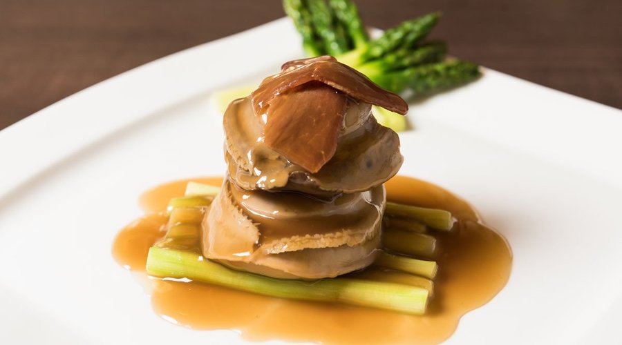 Steamed abalone with Yunnan ham