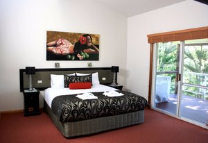 Room & Suite