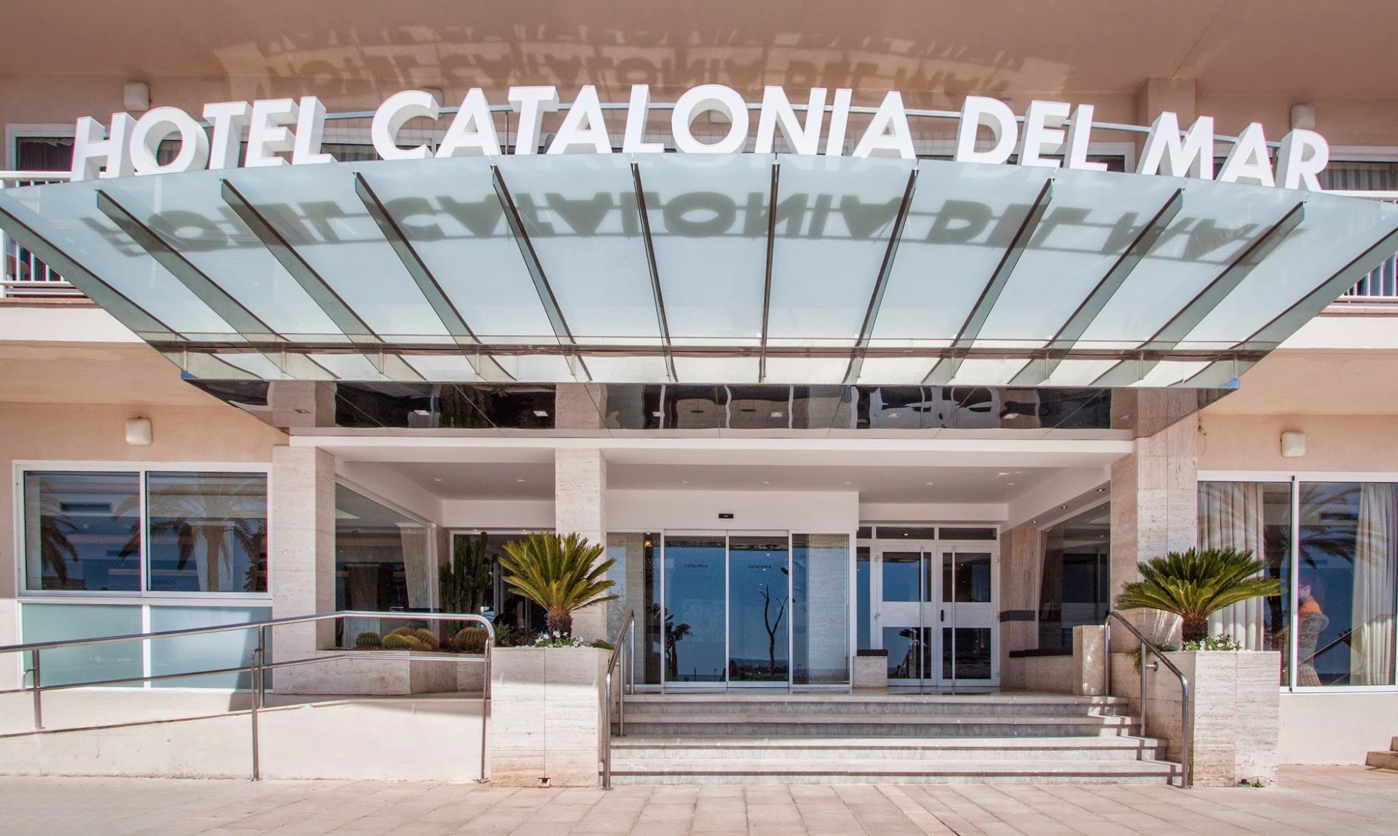Hotel photo 2 of Catalonia Del Mar.