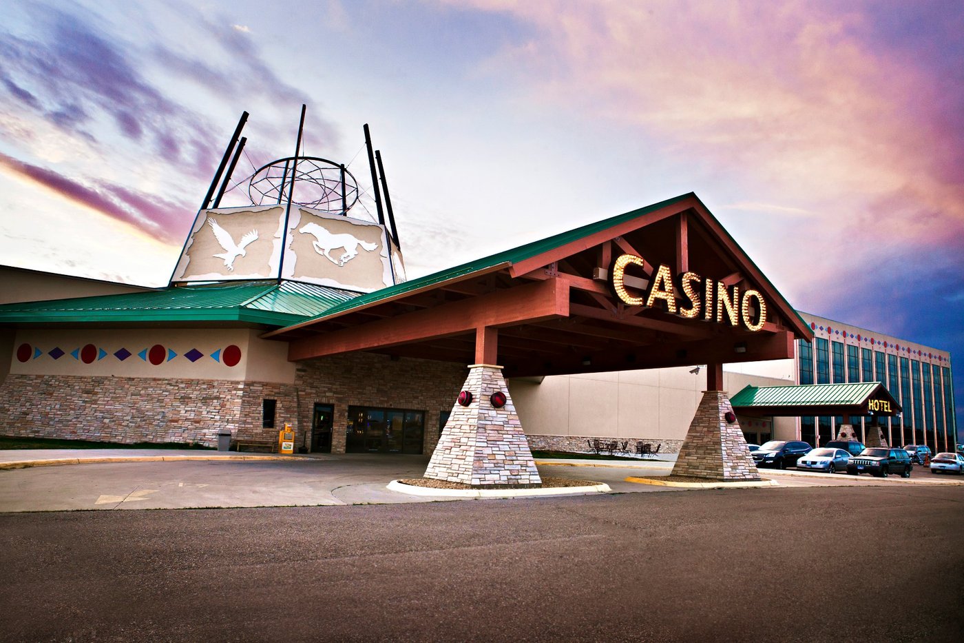 Escape To The Plains: Your Guide To The Dakota Sioux Casino & Hotel