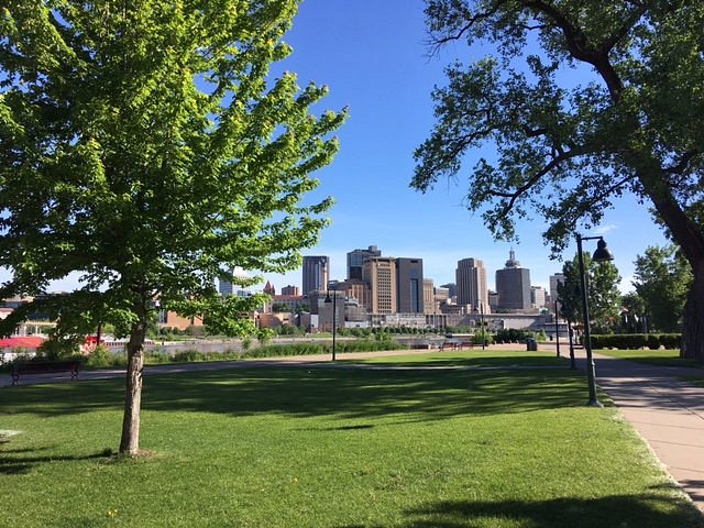 Driving Directions to Harriet Island