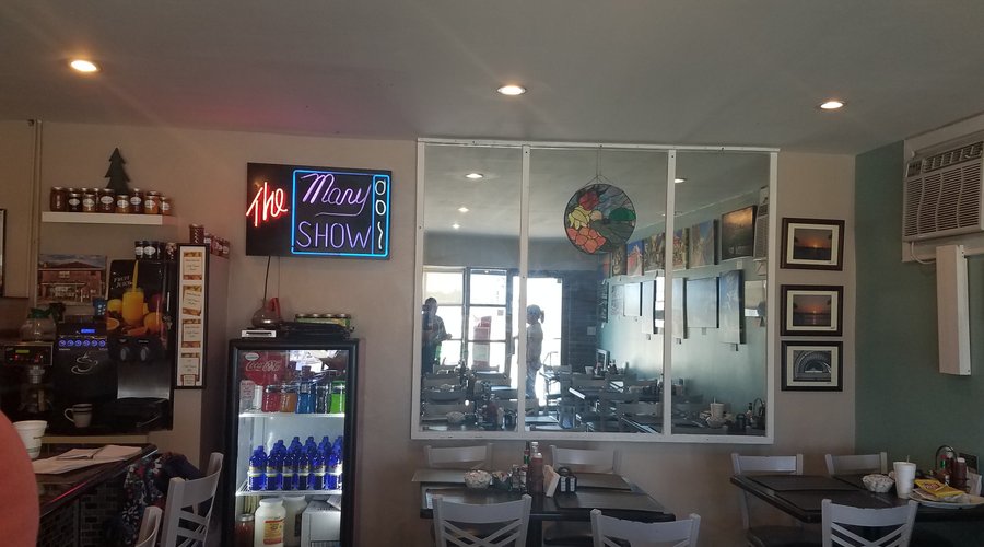 Mary's Harborview Cafe