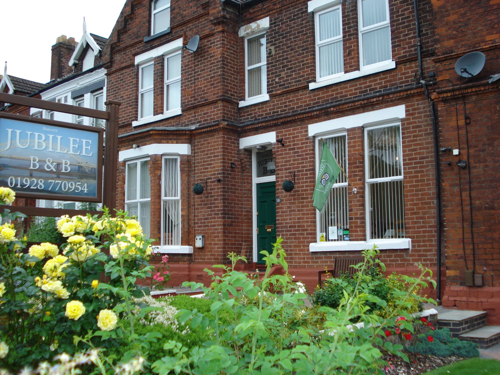 RUNCORN JUBILEE BED & BREAKFAST - Updated 2024 B&B Reviews (England)