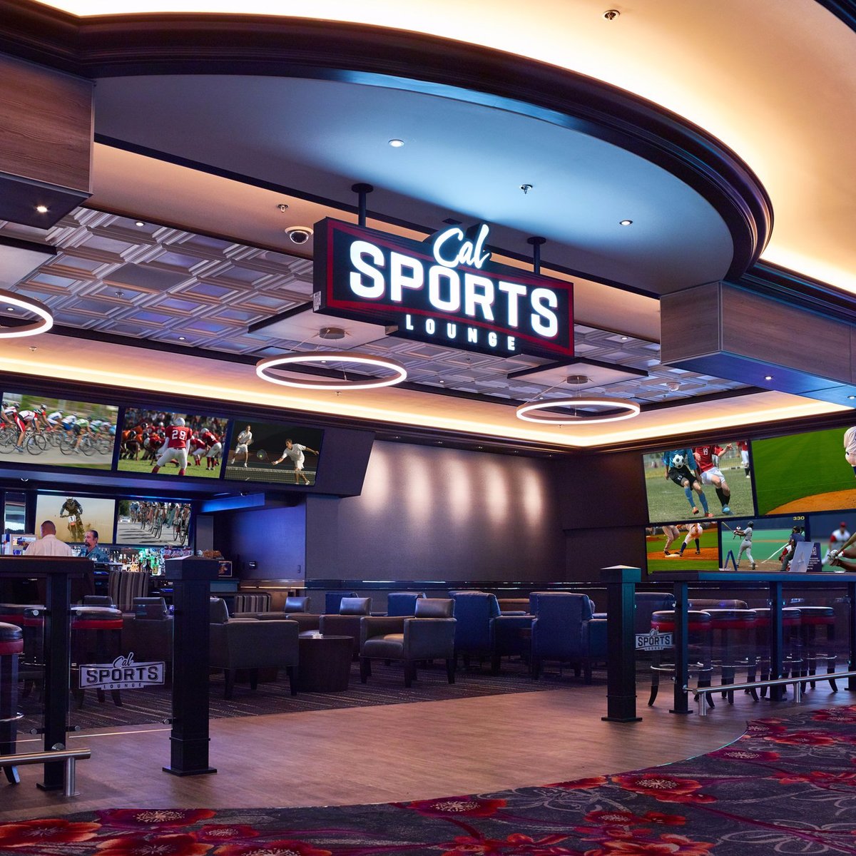 Bar & Sports Lounge