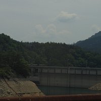 生野ダムと銀山湖