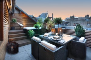 Room & Suite