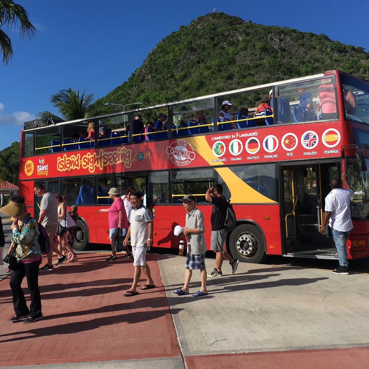 Amusement Park Bus Tours - Baron Tours - Charter Bus
