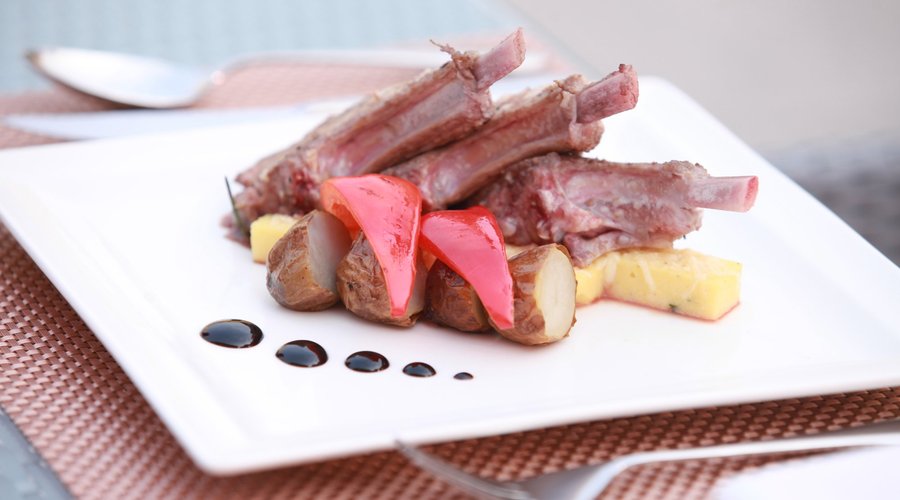 Enjoy lavish buffet showcasing Indian, Chinese, Italian, Continental and Oriental cuisines