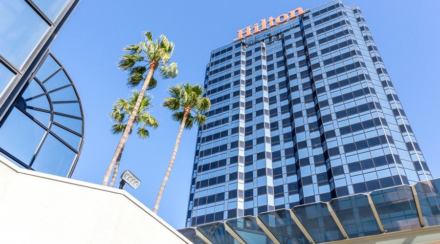 Entrance at the Hilton Los Angeles/Universal City