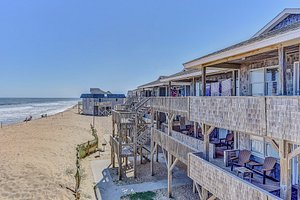 Lighthouse View Oceanfront Lodging in Hatteras Island
