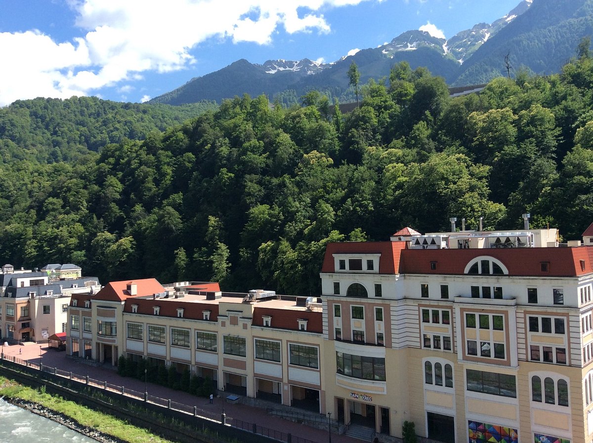 Эсто садок фото. Azimut парк отель фристайл роза Хутор 3*.