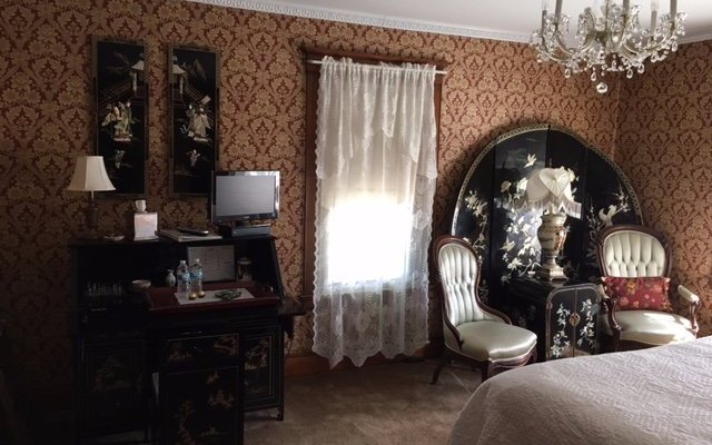 Entering the Scarlet Maple room