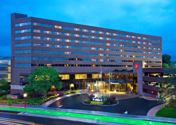 sheraton syracuse university hotel & conference center location