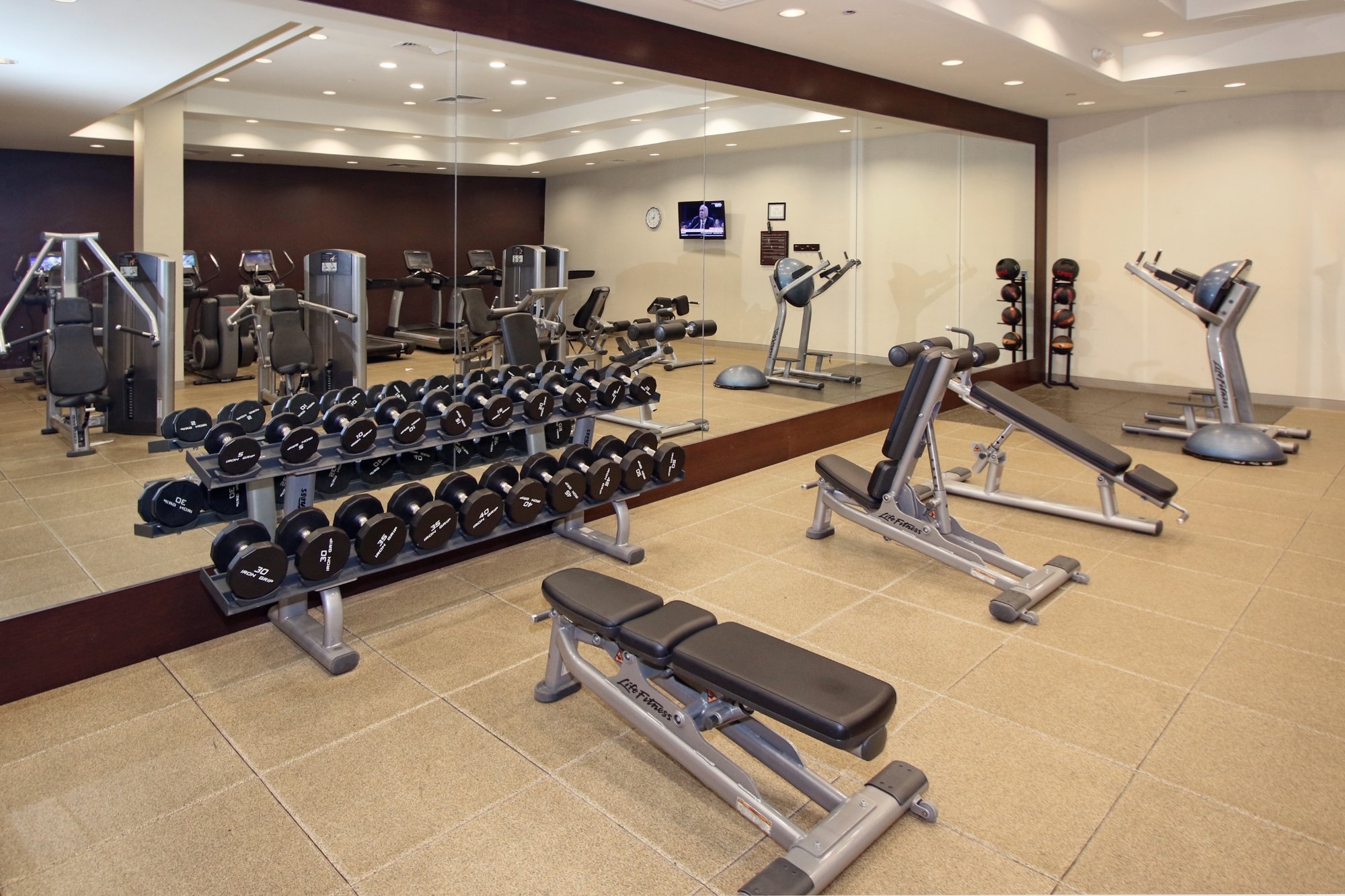 Hotel photo 4 of DoubleTree by Hilton Hotel Newark Airport.