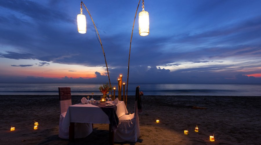 Romantic Dinner by the beach