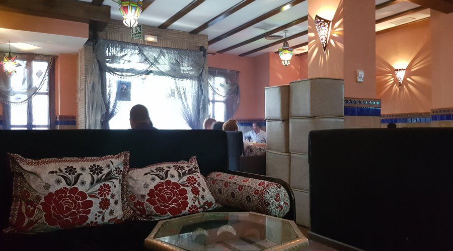 Cachimbas-Tetería-Restaurante Marroquí