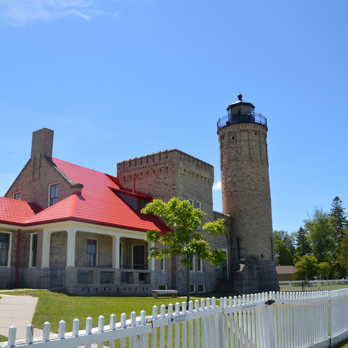 mackinaw city lighthouse tours