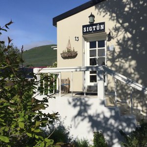 Welcome to Sigtún Guesthouse