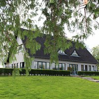 Das Restaurant liegt - wie der Name schon sagt - im Grünen.