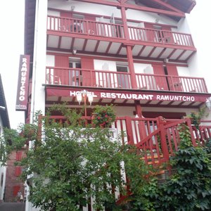 Portada del hotel cuando llegas