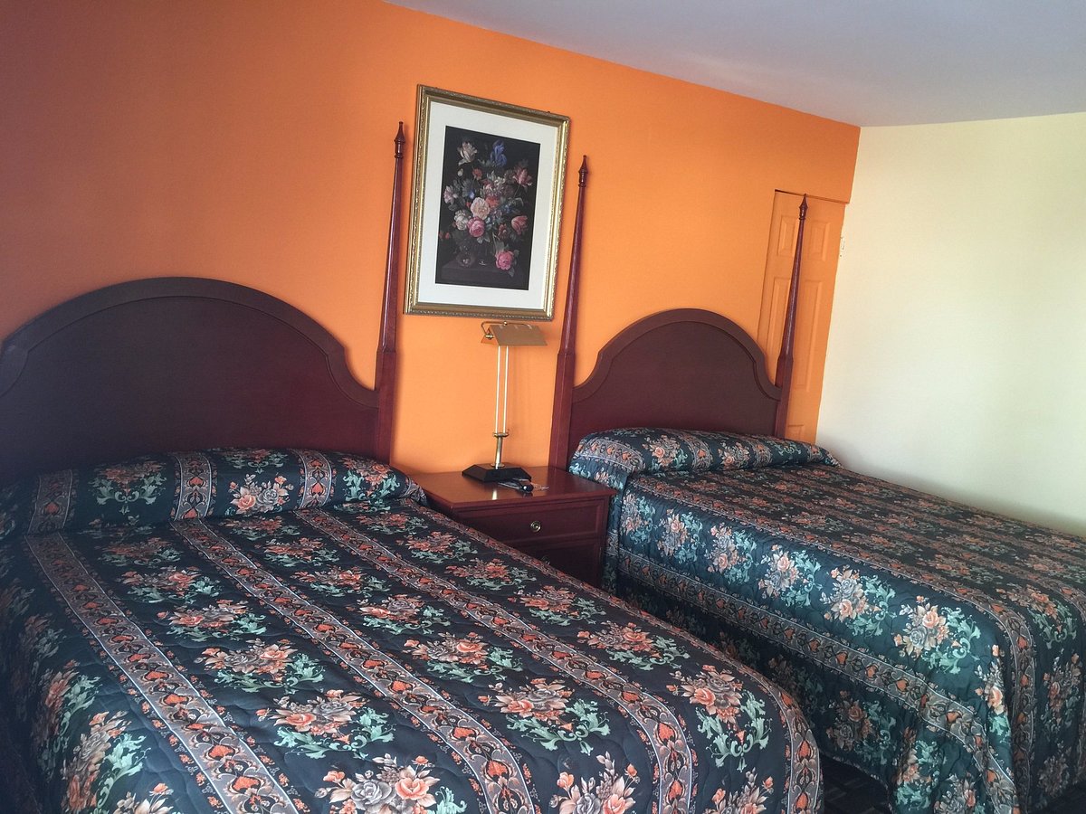 Highlander Motel Rooms: Pictures & Reviews - Tripadvisor
