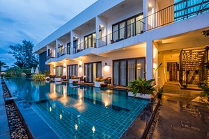 Ren Resort in Sihanoukville, image may contain: Villa, Housing, Hotel, Resort